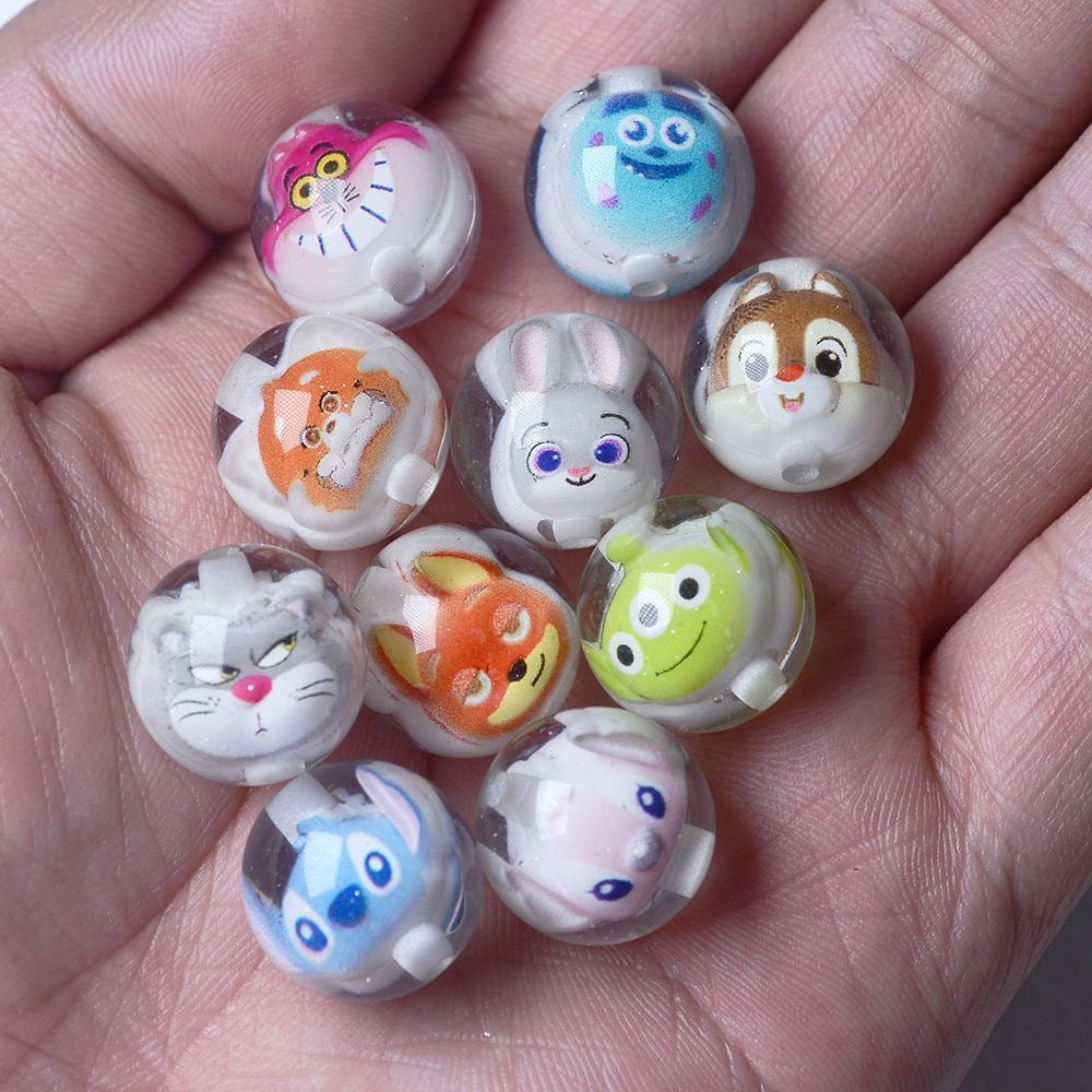 Patterned bead