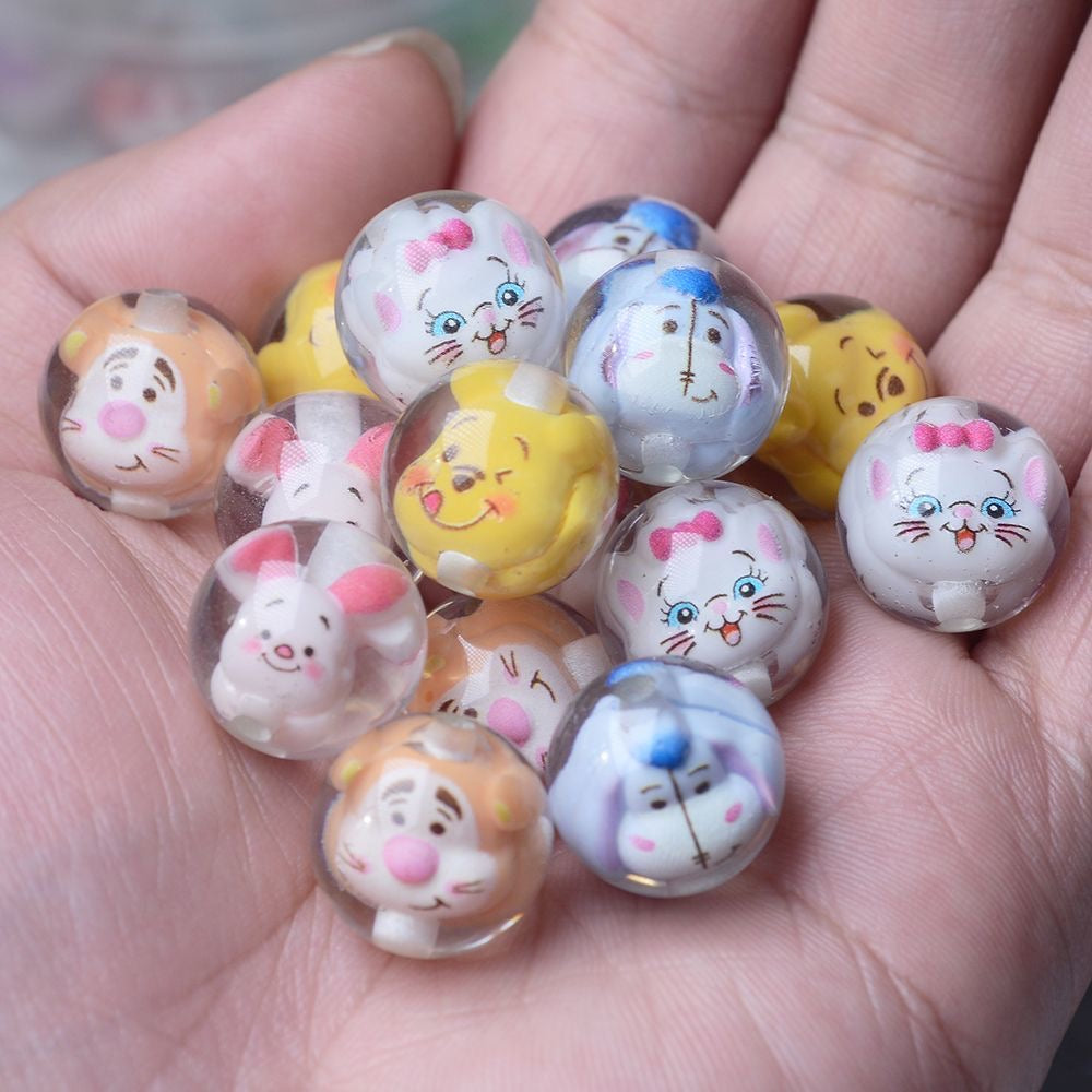 Patterned bead