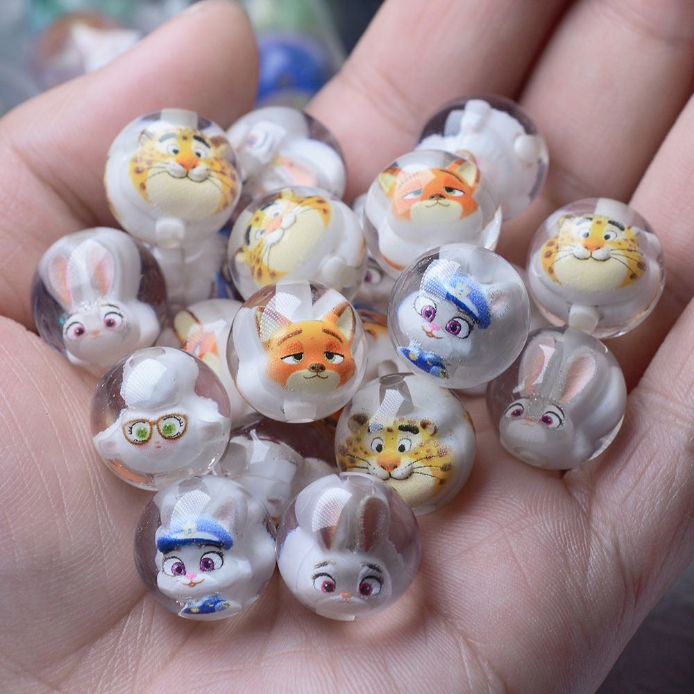 Patterned bead