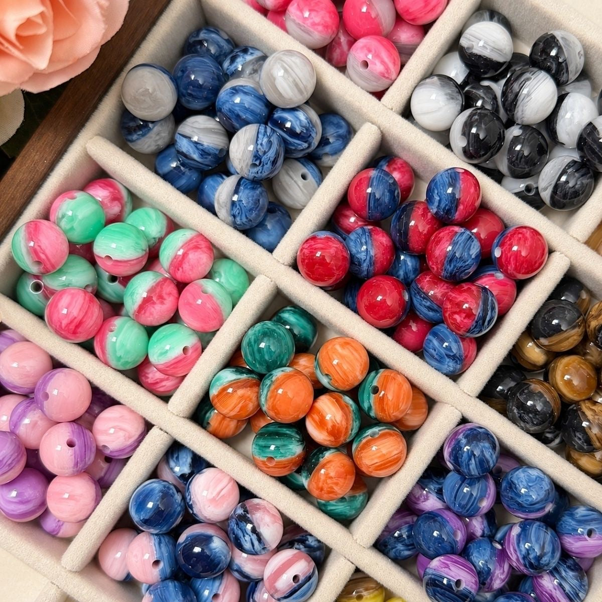 Two-tone bead