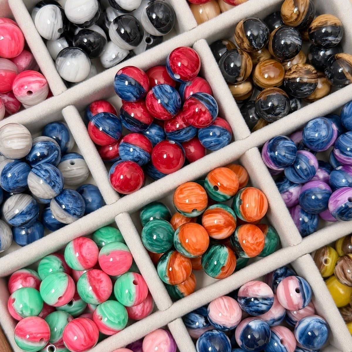 Two-tone bead