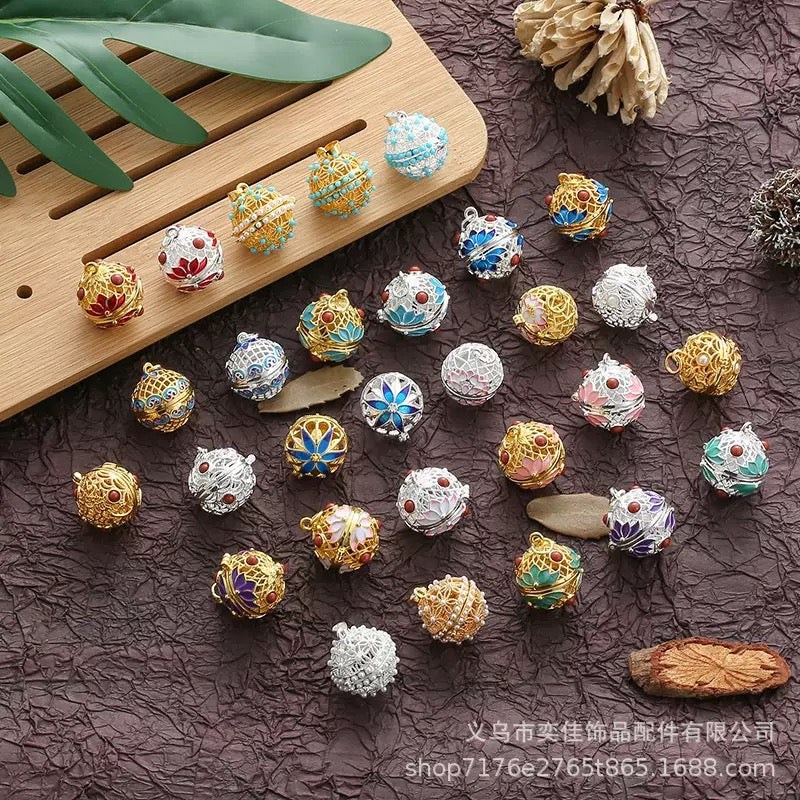 locket beads