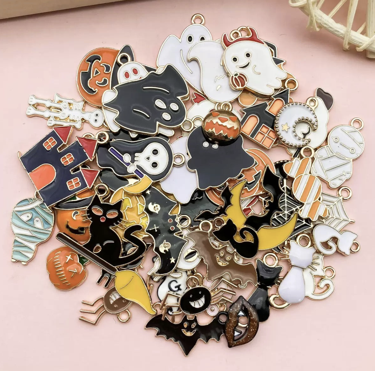 20% off Halloween DIY beads and resin pendants—kiki